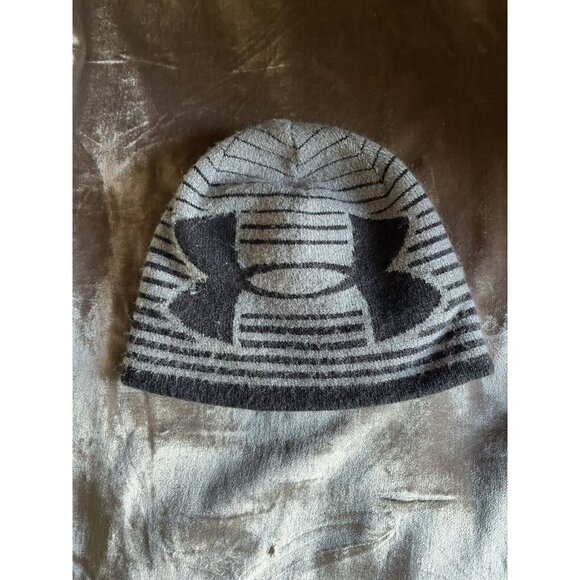 Under Armour Black & Grey Beanie Knit Winter Hat EUC Youth Boy's One Size OS - Picture 10 of 13